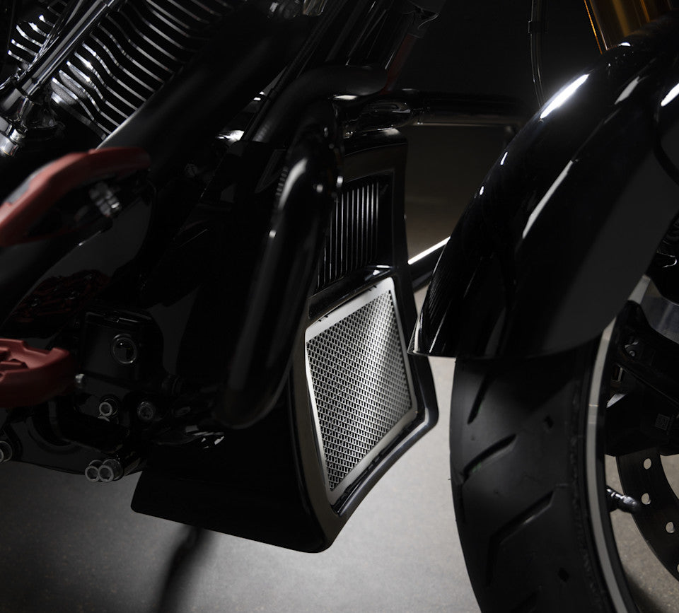 CENTER-COOLED M8 GEN2 RADIATOR GUARD