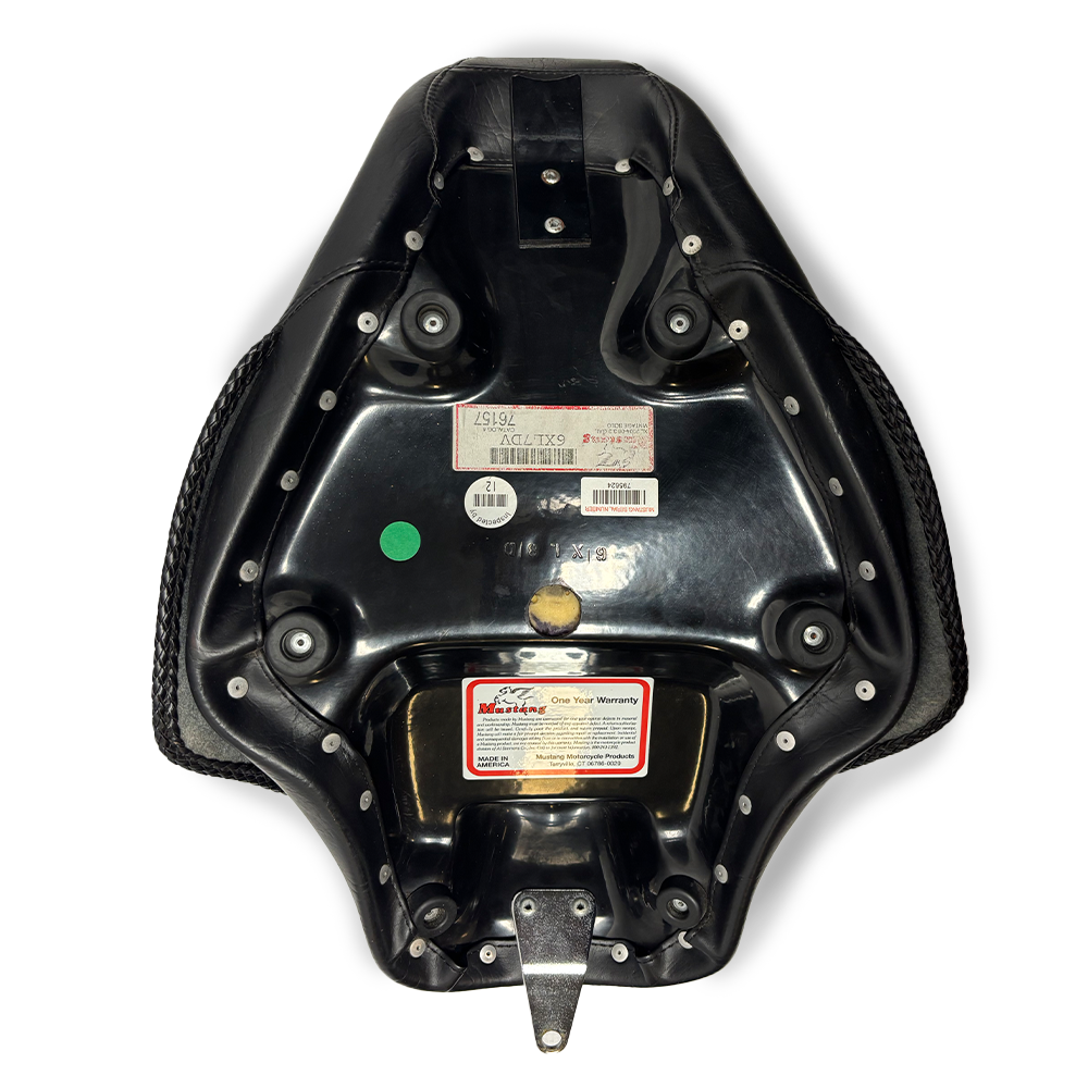 USED MUSTANG VINTAGE SOLO SEAT - BLACK