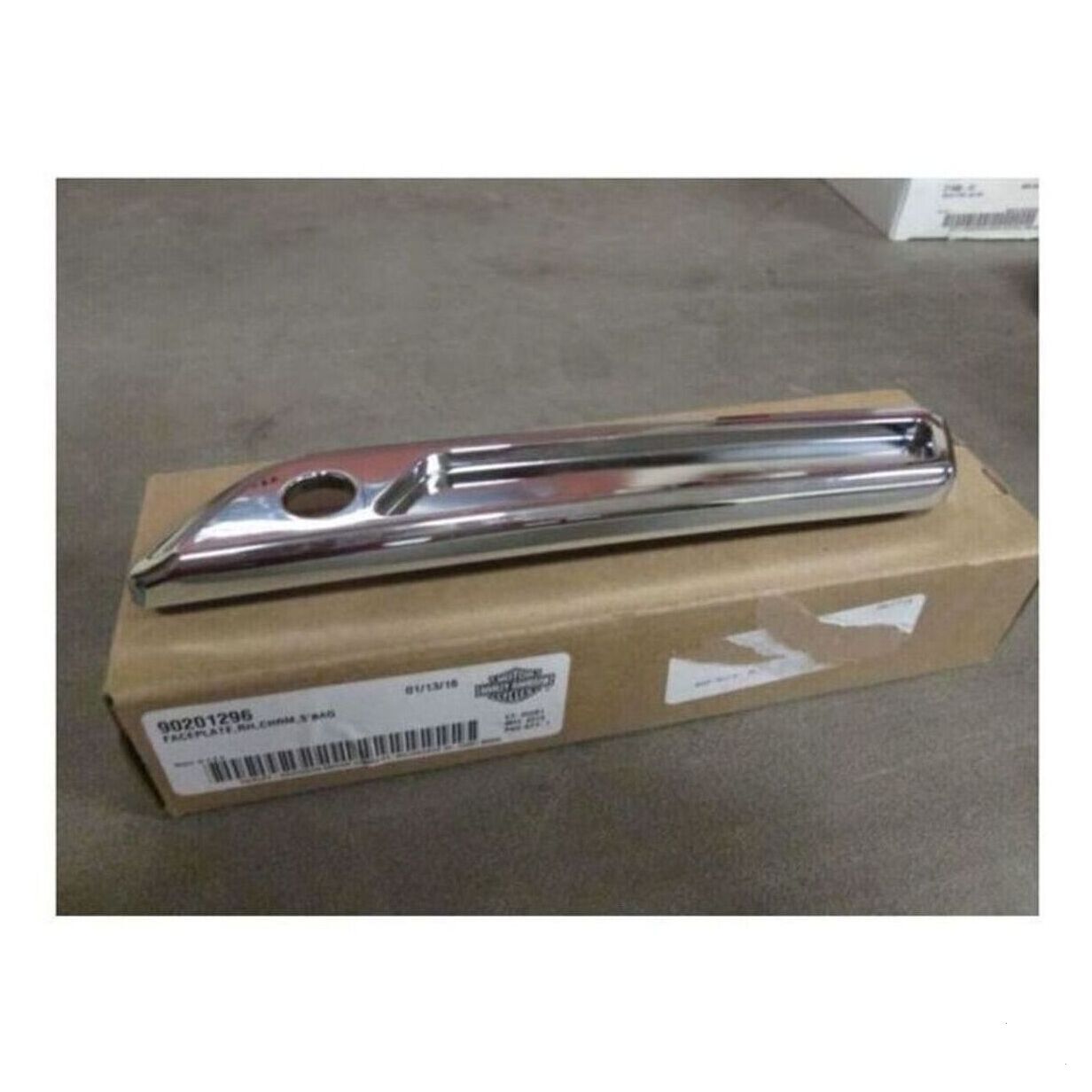 SADDLEBAG FACEPLATE RIGHT - CHROME