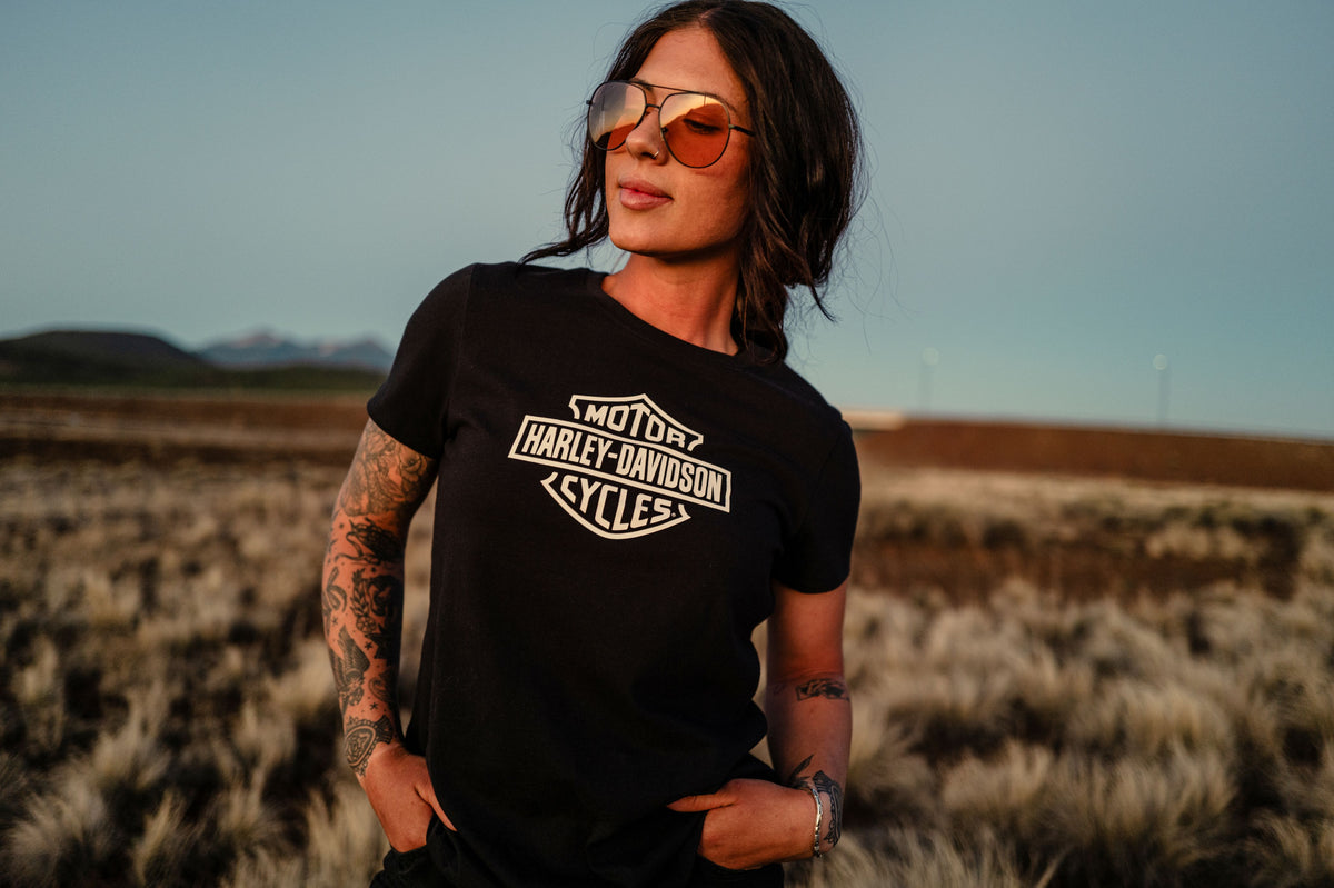 WOMEN'S H-D® STANDARD BAR & SHIELD TEE